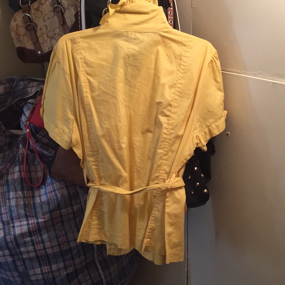 Shirt/ 🧥 - Picture 2 of 3
